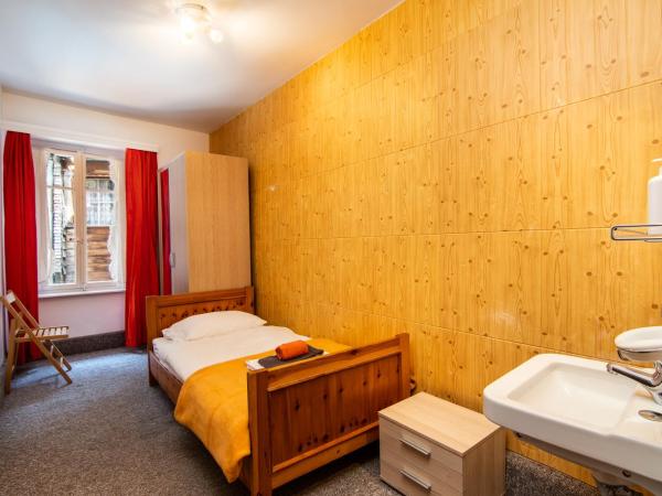 Weisses Rössli : photo 1 de la chambre chambre simple avec salle de bains commune