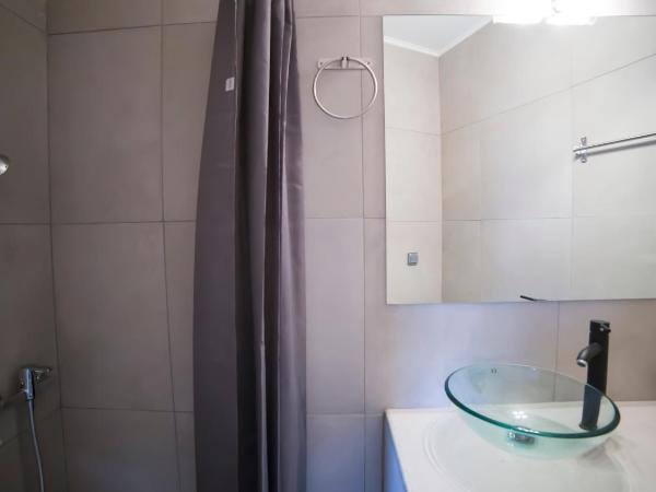 One Three One - In the Heart of Athens : photo 6 de la chambre chambre double avec patio