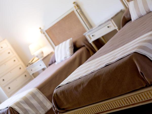 Hotel Maritimo : photo 8 de la chambre chambre - 2 lits