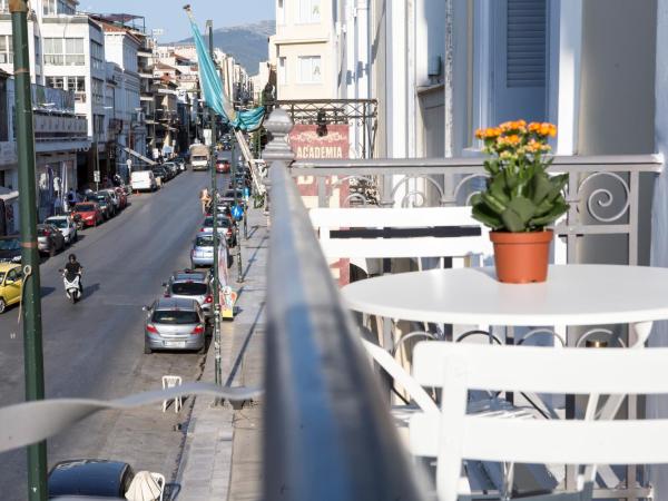 One Three One - In the Heart of Athens : photo 1 de la chambre chambre double avec balcon