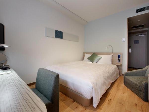 Shinagawa Prince Hotel N Tower : photo 2 de la chambre small double room (wooden floor) with lounge access ＆ complimentary light breakfast - non-smoking