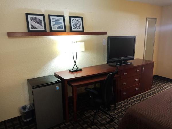 Budget Inn Of Orlando : photo 1 de la chambre chambre standard lit queen-size