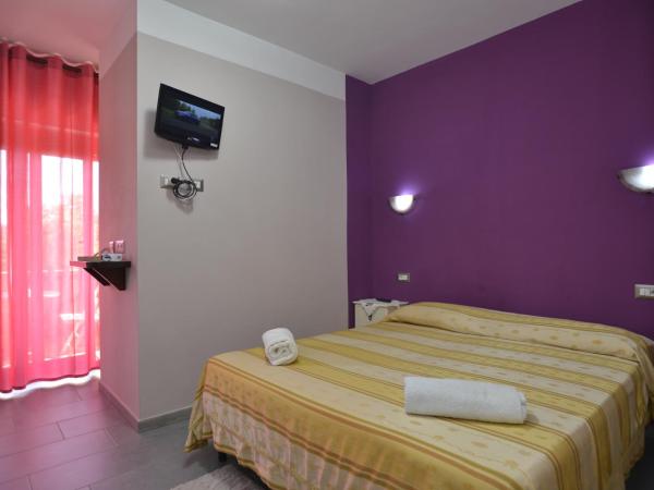 Guest house l'Edera di Gavina apt : photo 3 de la chambre grande chambre double