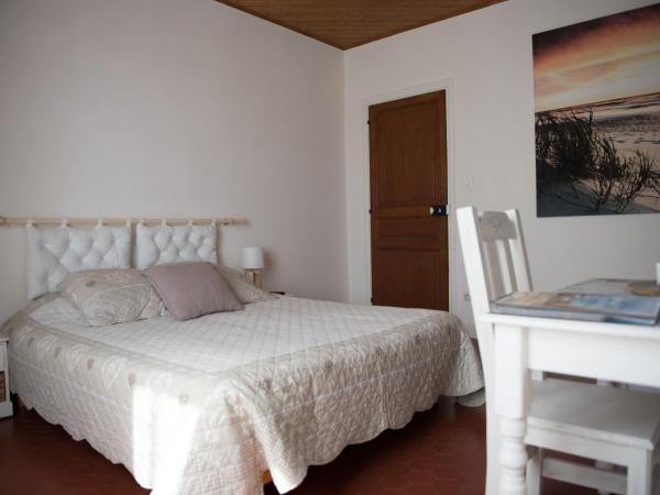 L'effet mer : photo 1 de la chambre chambre lit queen-size - vue sur jardin