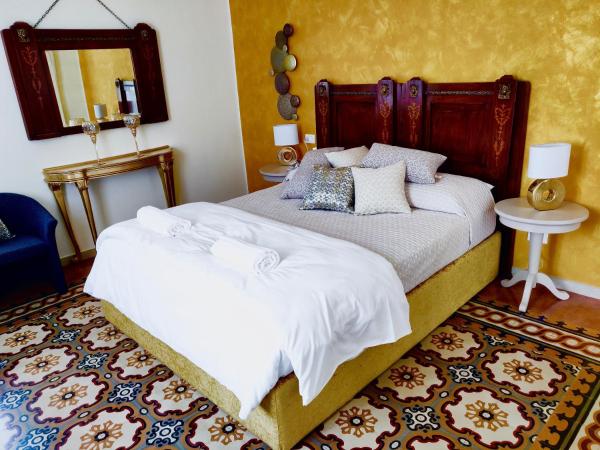 Bravo 18 : photo 10 de la chambre suite lit king-size avec balcon