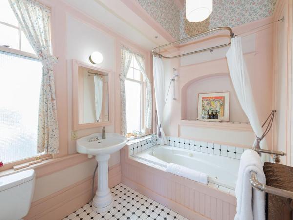 Beaconsfield Bed and Breakfast - Victoria : photo 1 de la chambre suite deluxe avec lit king-size