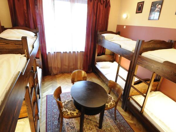 Hostel Deco : photo 1 de la chambre lit dans une chambre pour 8 personnes