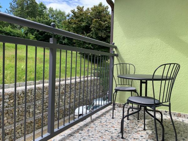 Pension Amadeus & Apartments : photo 7 de la chambre appartement avec balcon