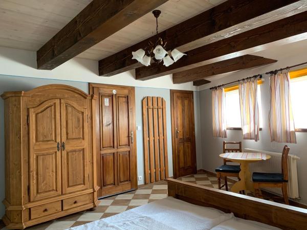 Pension Amadeus & Apartments : photo 5 de la chambre chambre double ou lits jumeaux