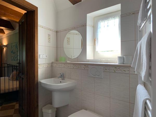 Pension Amadeus & Apartments : photo 10 de la chambre chambre double ou lits jumeaux
