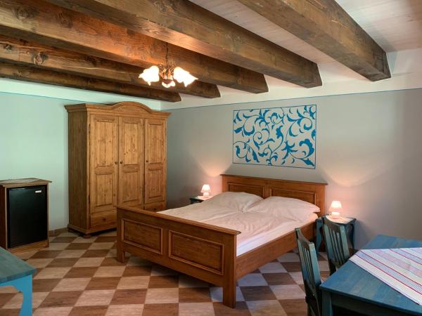 Pension Amadeus & Apartments : photo 2 de la chambre chambre familiale