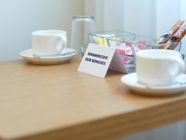 Kartal Palace Taksim Square FAMİLY HOTEL : photo 9 de la chambre chambre lits jumeaux standard - vue sur ville