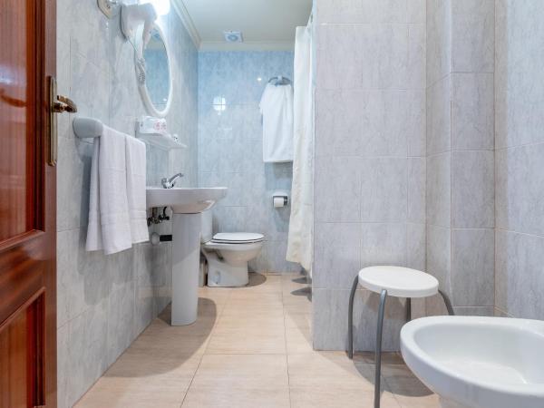 Hotel Canadá : photo 4 de la chambre chambre double