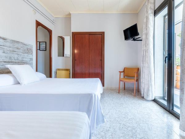 Hotel Canadá : photo 2 de la chambre chambre double avec lit d'appoint