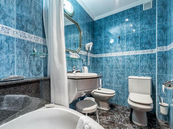 Hotel Canadá : photo 4 de la chambre suite avec balcon