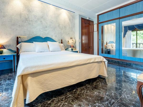 Hotel Canadá : photo 2 de la chambre suite avec balcon