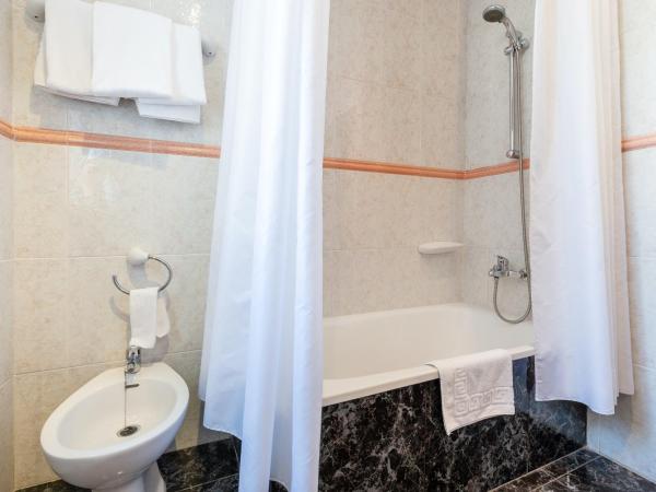 Hotel Canadá : photo 5 de la chambre chambre familiale