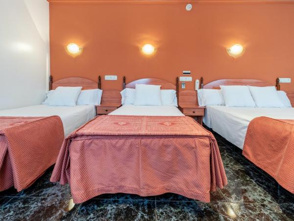 Hotel Canadá : photo 3 de la chambre chambre familiale