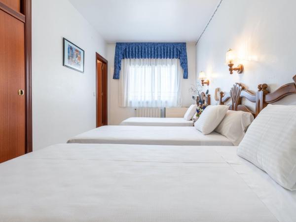 Hotel Canadá : photo 2 de la chambre chambre triple