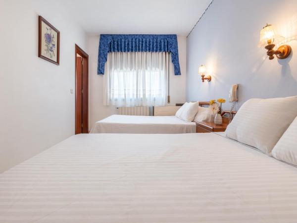 Hotel Canadá : photo 2 de la chambre chambre double familiale