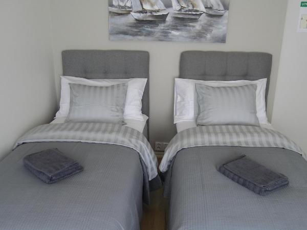 Villa Kungssten : photo 3 de la chambre chambre double ou lits jumeaux standard avec balcon