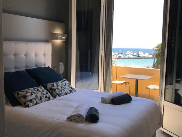 Hotel La Calanque : photo 7 de la chambre chambre double deluxe avec balcon - vue sur mer