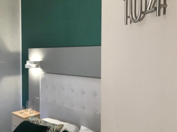 Hotel La Calanque : photo 1 de la chambre chambre familiale (2 adultes + 2 enfant) - vue sur mer