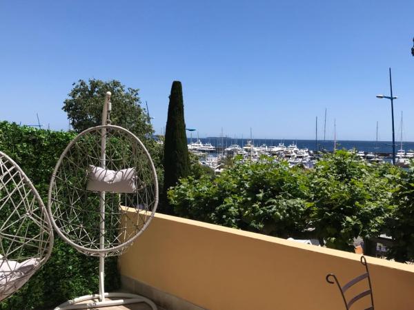 Hotel La Calanque : photo 6 de la chambre chambre familiale (2 adultes + 2 enfant) - vue sur mer