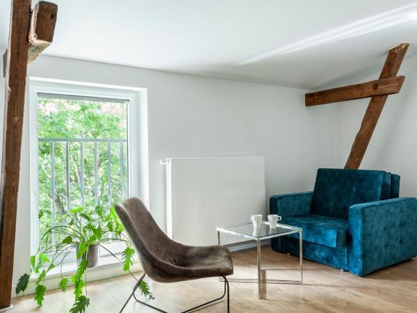 Cinema Apartments : photo 7 de la chambre suite deluxe avec lit king-size