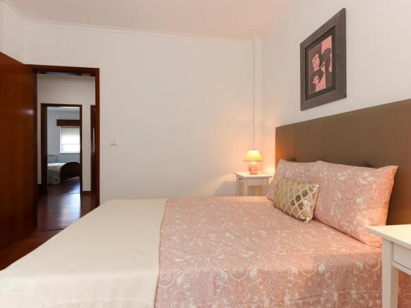 Charming Guesthouse - Sónias Houses : photo 7 de la chambre chambre double avec salle de bains commune