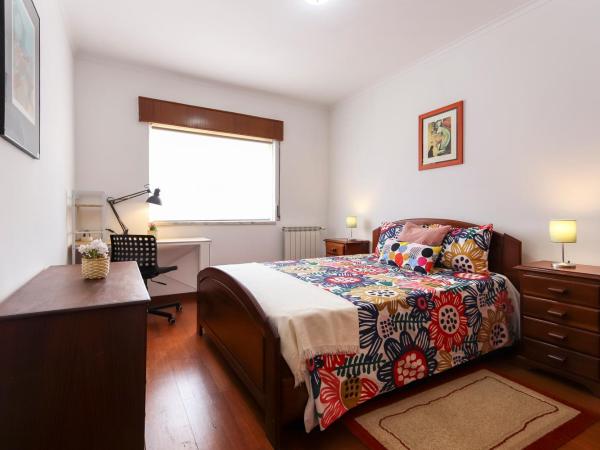 Charming Guesthouse - Sónias Houses : photo 5 de la chambre chambre double avec salle de bains commune