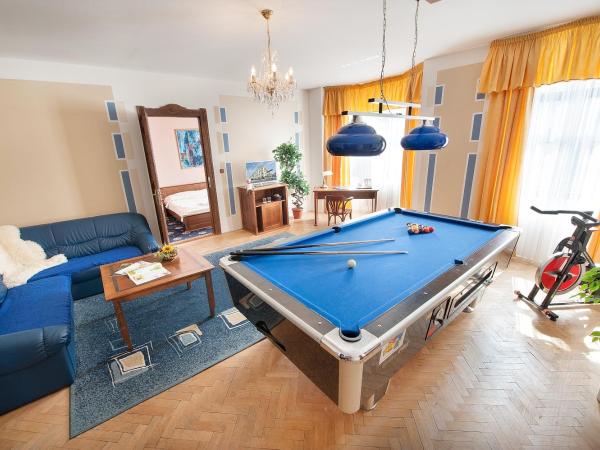 Brioni Suites : photo 1 de la chambre executive suite with billiard table