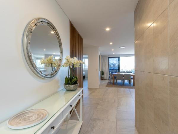 Bay Royal Apartments : photo 1 de la chambre premium three-bedroom apartment with ocean view (apt 14)