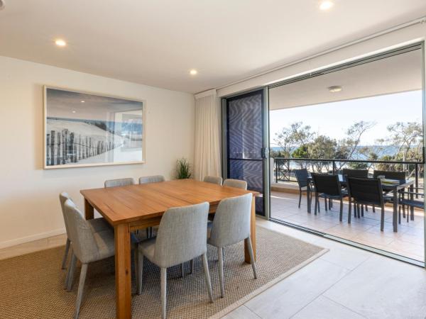 Bay Royal Apartments : photo 4 de la chambre premium three-bedroom apartment with ocean view (apt 14)