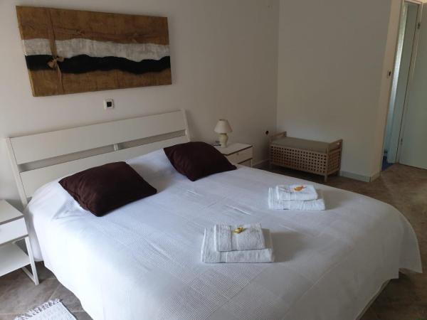 Rooms and Apartments V&M : photo 8 de la chambre chambre double avec salle de bains privative