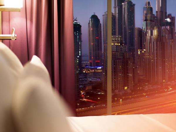 Pullman Dubai Jumeirah Lakes Towers : photo 7 de la chambre chambre lit king-size supérieure