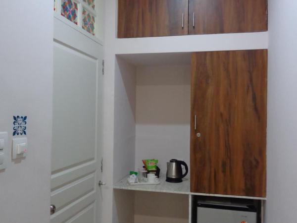 Lakeside Inn Ratanada : photo 3 de la chambre chambre double avec balcon