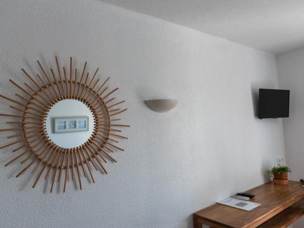 Hotel Le Bleu Marine : photo 3 de la chambre chambre triple avec balcon ou terrasse