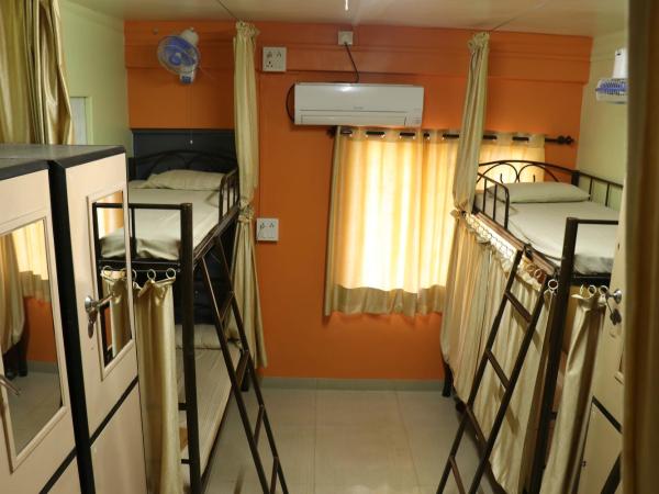 Ashirwad Guest House (Male Only) : photo 3 de la chambre lit dans dortoir de 8 lits