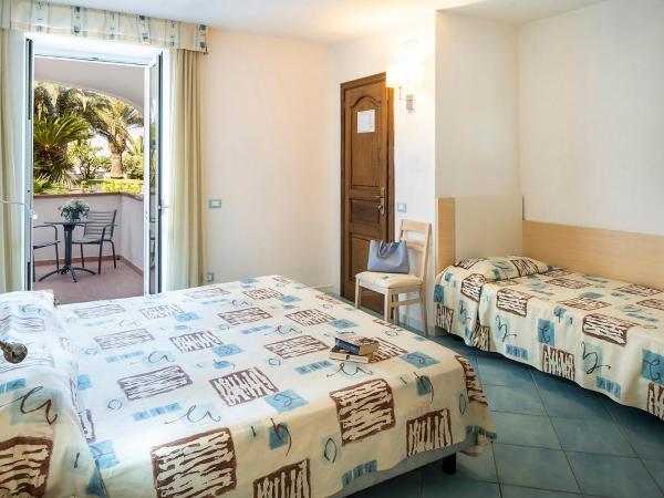 Hotel Terme Royal Palm : photo 2 de la chambre chambre triple