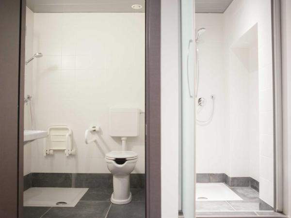 Ostello Alfieri 2 : photo 7 de la chambre lit dans dortoir pour femmes de 6 lits