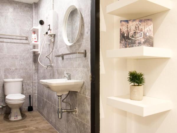 Neveu Premier Residence : Ratchada : photo 5 de la chambre appartement avec terrasse