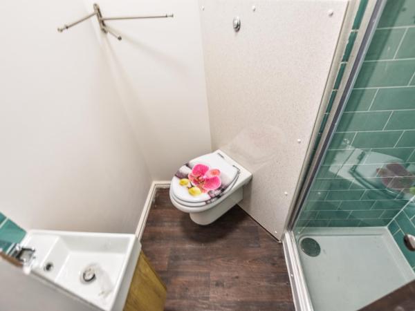 Regency GuestHouse Manchester North : photo 5 de la chambre Élégant studio