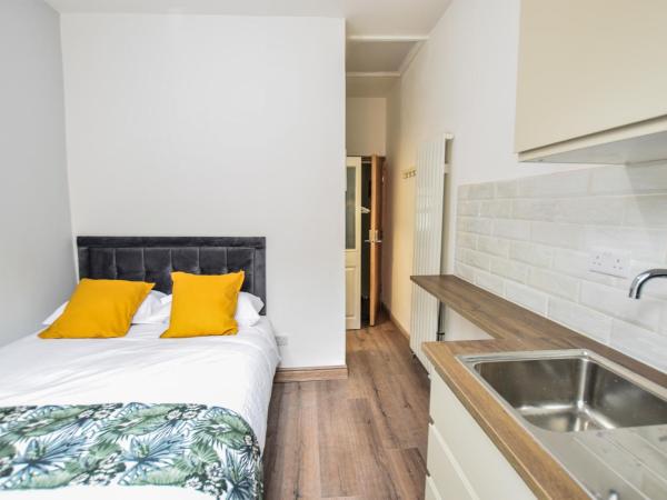 Regency GuestHouse Manchester North : photo 2 de la chambre Élégant studio