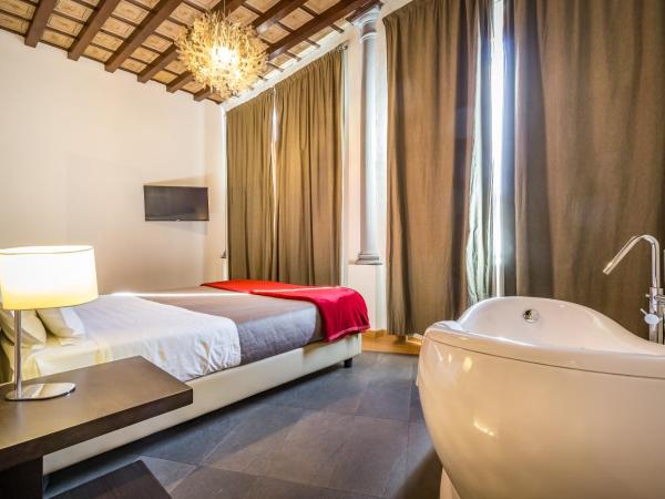 Hotel La Scaletta al Ponte Vecchio : photo 2 de la chambre suite - vue sur jardin