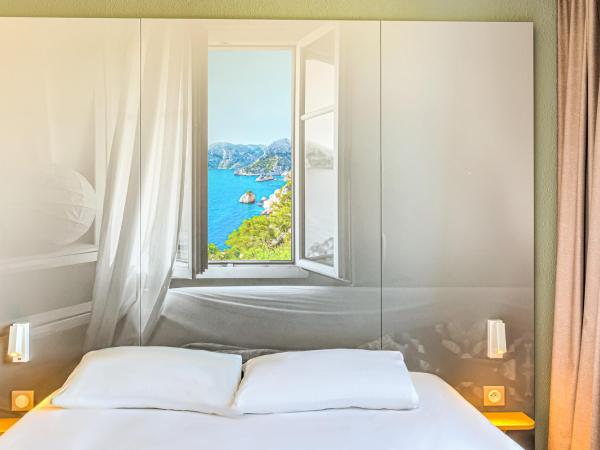 B&B HOTEL Salon de Provence : photo 8 de la chambre chambre double