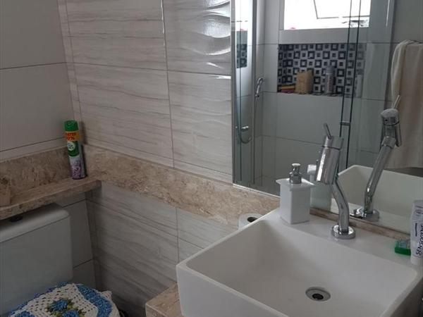 Hostel AJBJ Turismo : photo 4 de la chambre suite lit queen-size