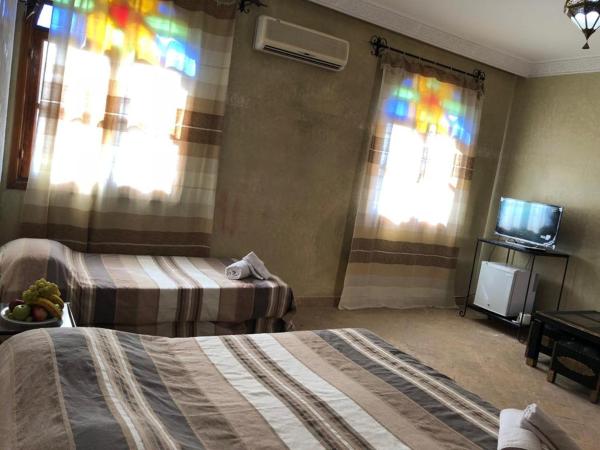 Riad Mhidou : photo 5 de la chambre chambre triple avec salle de bains commune