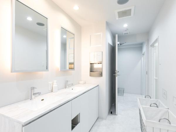 TSUKIMI HOTEL : photo 2 de la chambre chambre capsule dans dortoir mixte