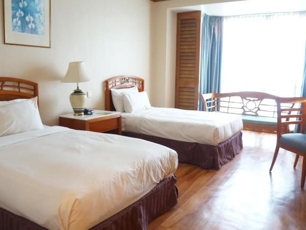 Sabah Oriental Hotel : photo 2 de la chambre chambre deluxe double ou lits jumeaux